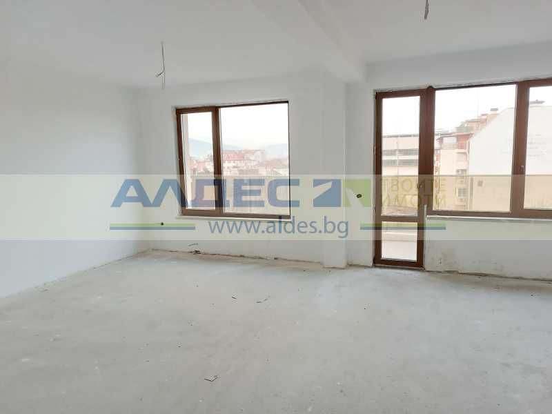 Продава се Четиристаен апартамент в София, Център - 210 кв.м за 1881 €/кв.м - Снимка #1
