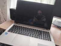 Vand laptop Asus.