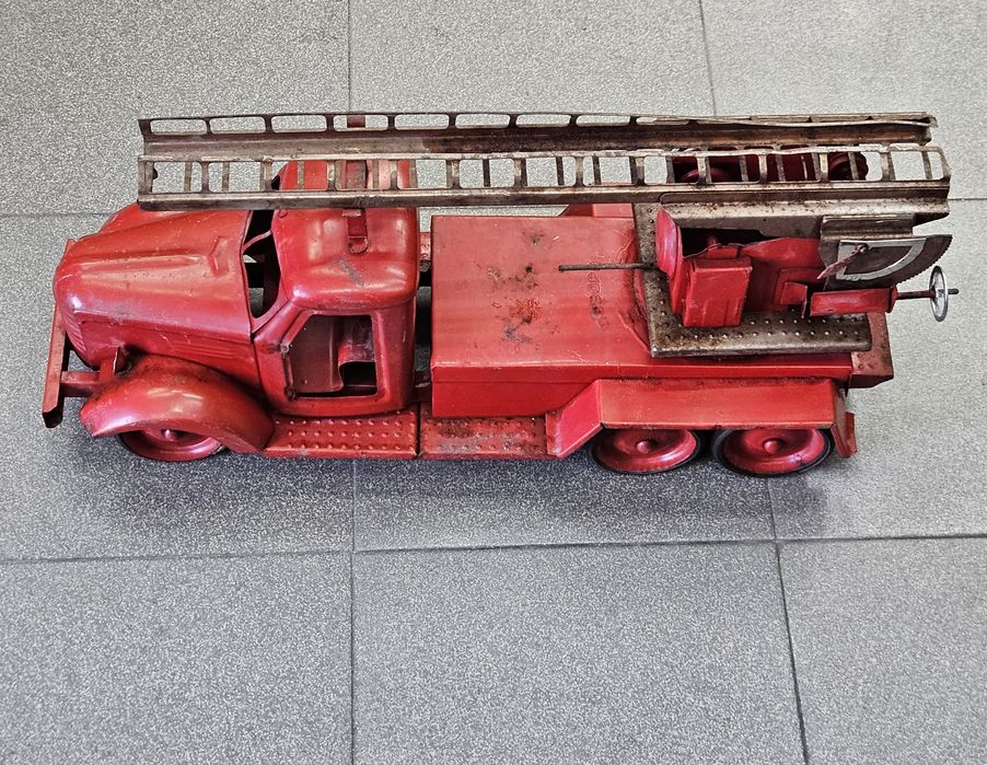 Пожарна машина стара играчка от 60 - те годин.и