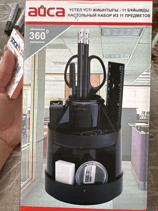 Продам настольный канцелярский набор новый