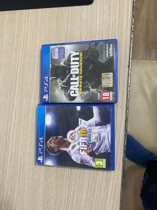 PS 4 în stare bună de funcționare