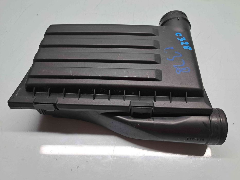 Carcasa filtru aer  AUDI A3 Sportback (8VS, 8VM) [Fabr 2013-prezent] 0