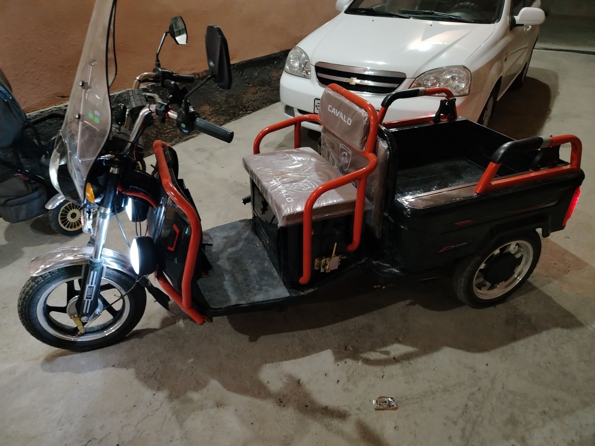 Cavalo elektron skuter trisikl