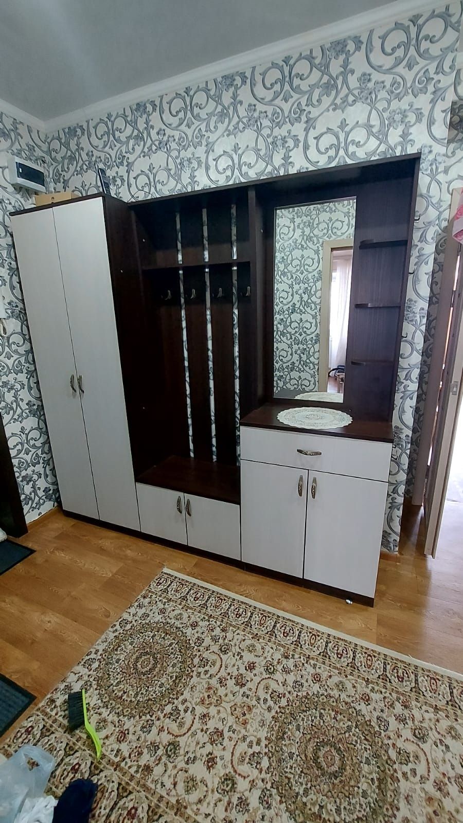 Продам прихожку в хорошем состоянии.