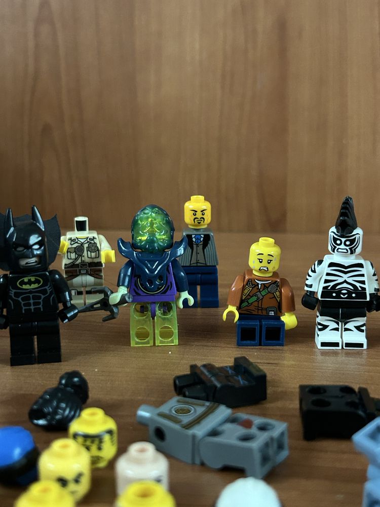 Най-различни LEGO фигурки - човечета и животни