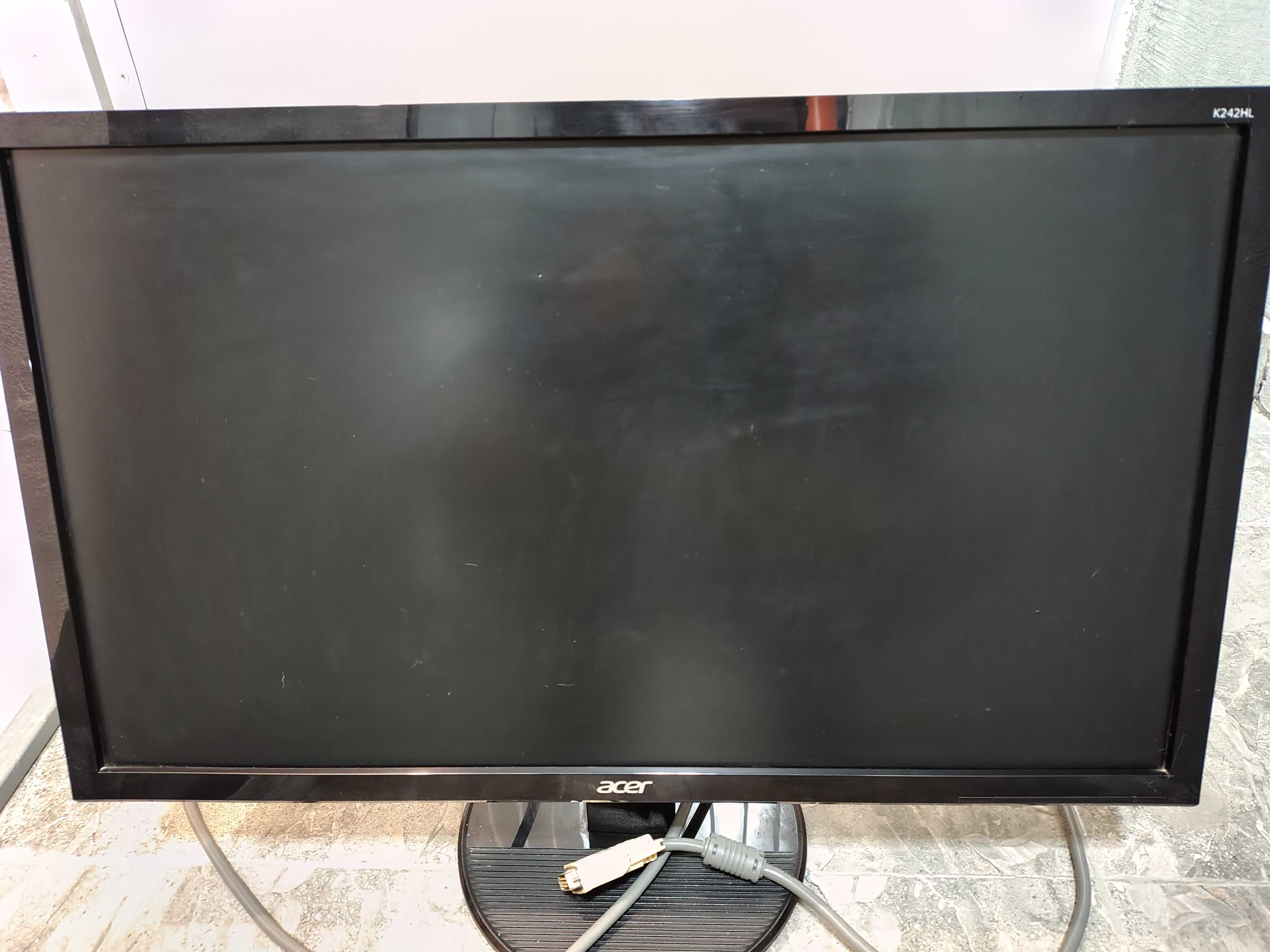 Продавам мАТХ и ITX кутии, FM2 комплекти, монитор