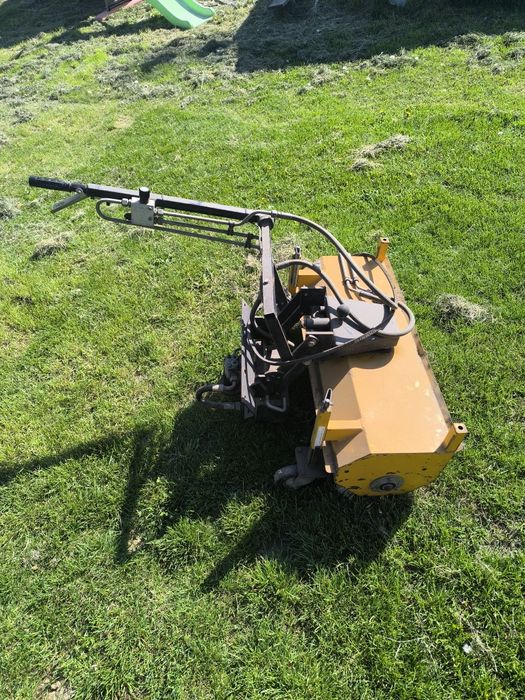 Perie pentru tractor gazon