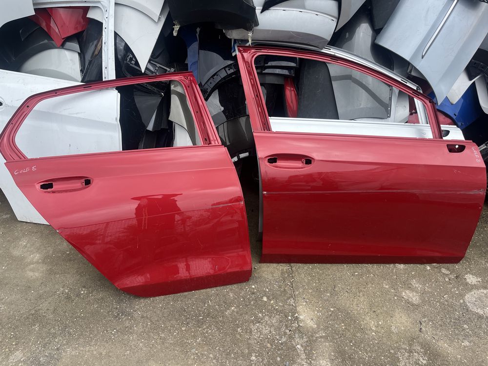 2 задна дясна, 2 предна дясна и 2 предна лява врата VW Golf 8 2019-