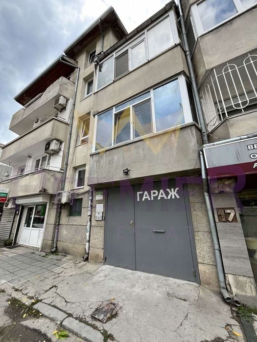 Дава се под наем Двустаен апартамент в Варна, Колхозен пазар - 50 кв.м за 400 € - Снимка #11