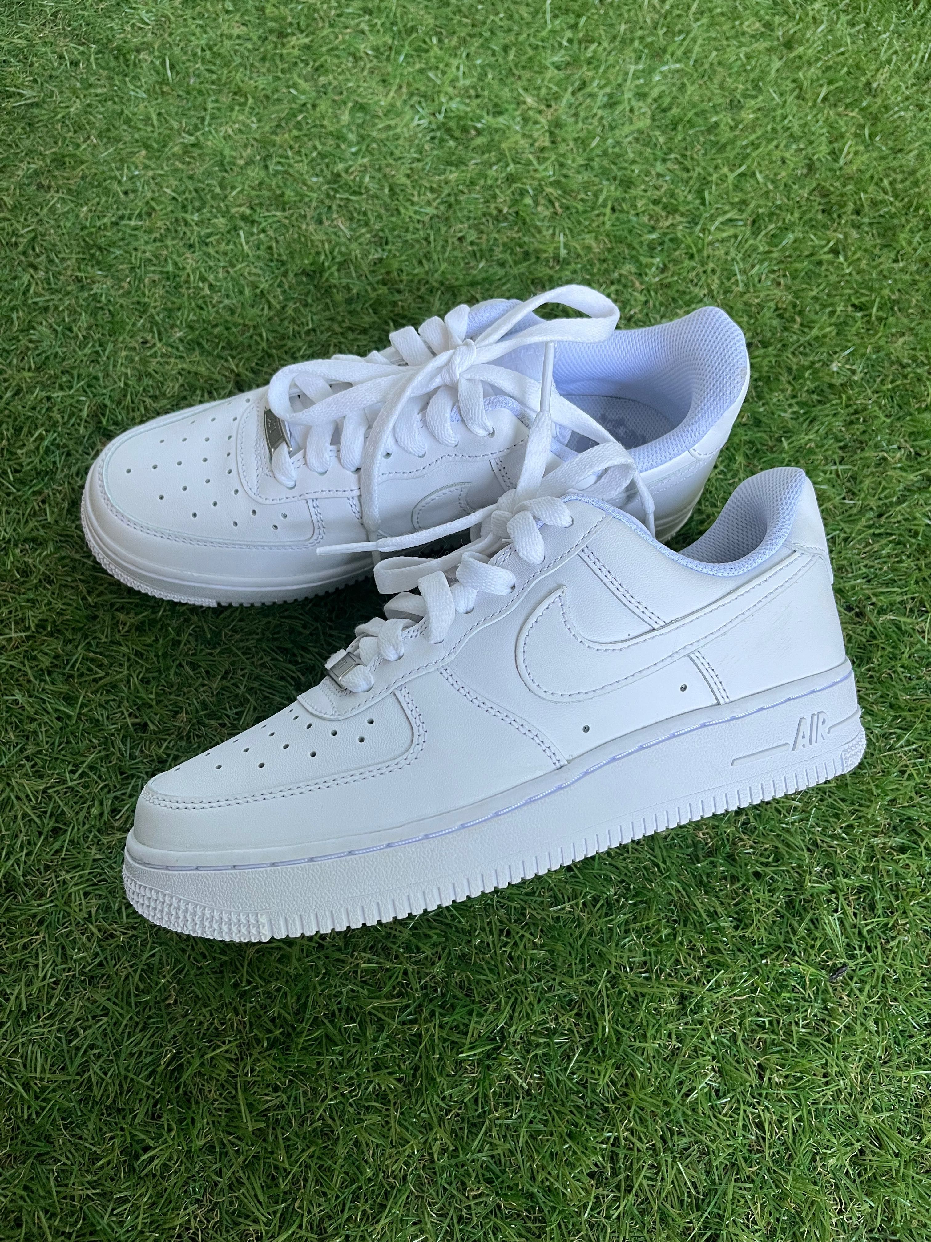 Дамски маратонки : NIKE AIR FORCE 1 LOW 36.5