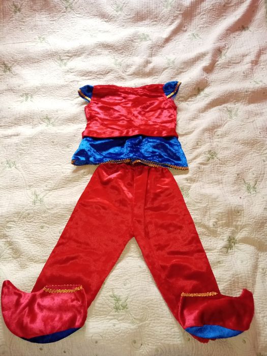 Продам новогодний кастюм.