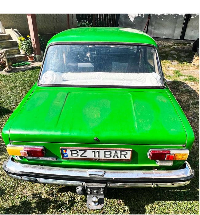 Oldtimer Lada 1200S 1982, clasic de colecție cu piese rare de schimb