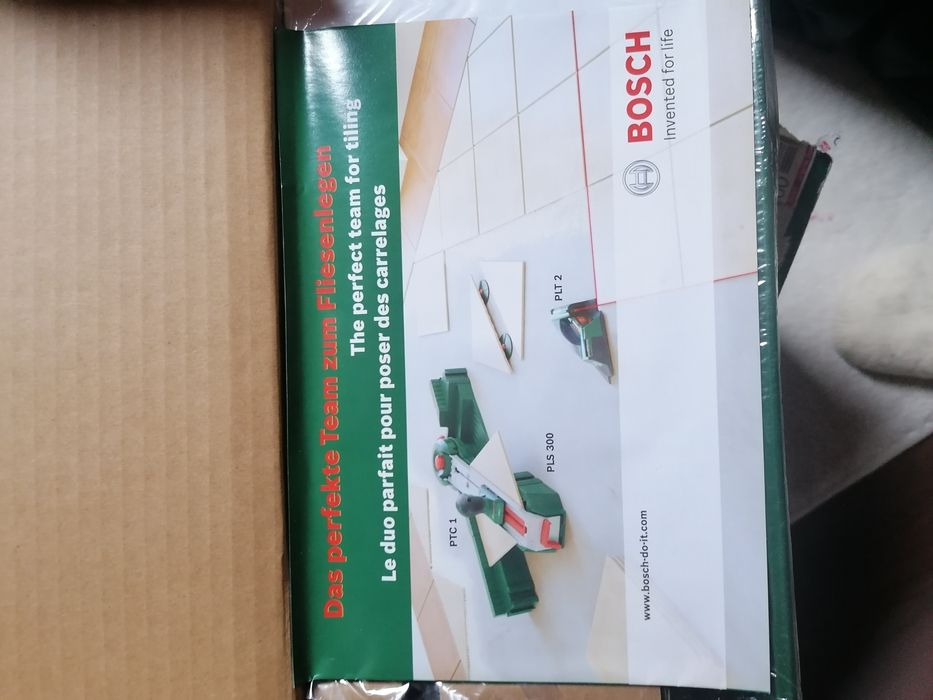 Dispozitiv pentru tăierea plăcilor de faianță și gresie