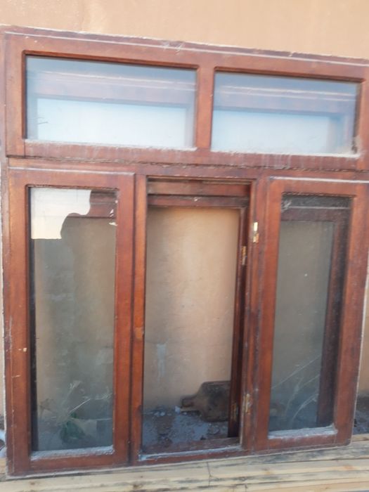 Deraza romlari sotiladi .Bo'yi 160 .Eniga 140