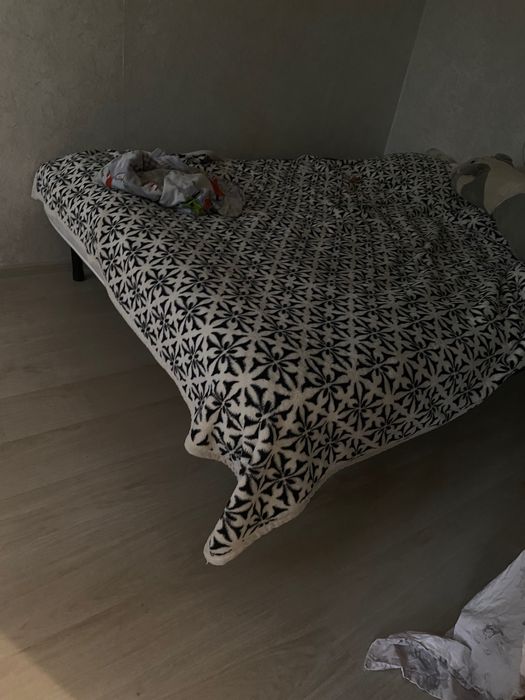 Двуспальная кровать