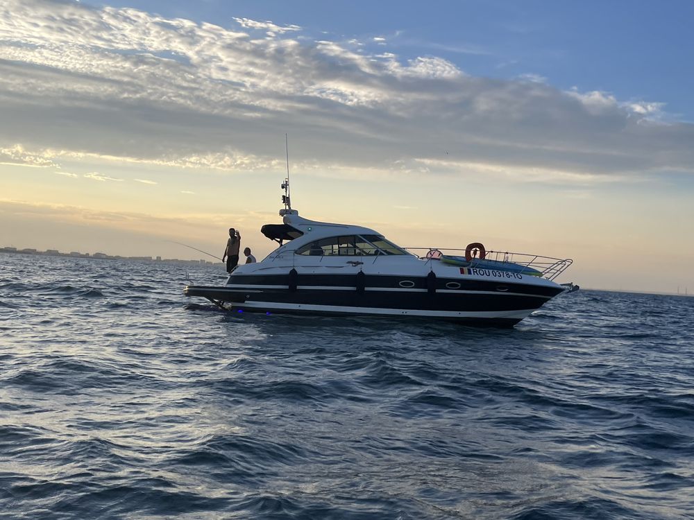Barca Bavaria 35 HT IMPECABILA