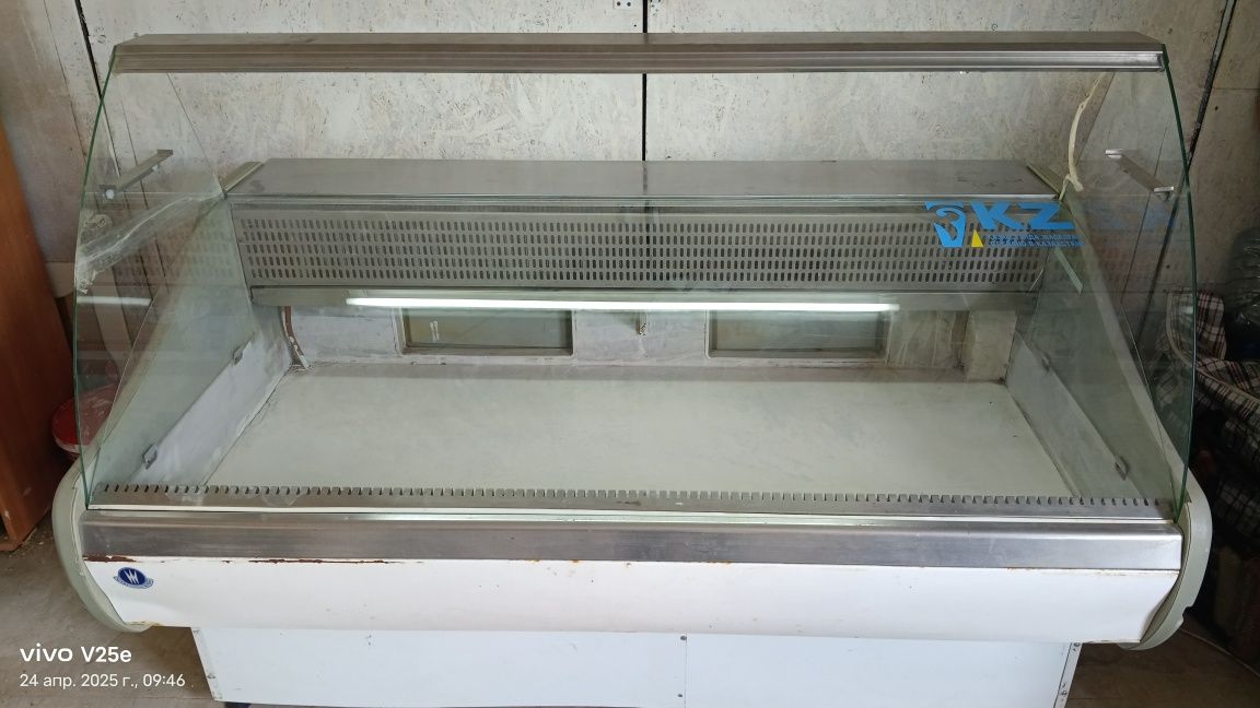 Продается холодильник ветринный в магазин