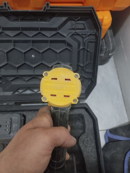 Шуруповёрт ERAMAX