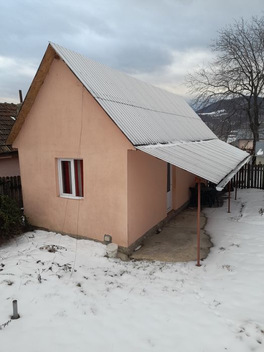 Vând sau închiriez casa cu anexe