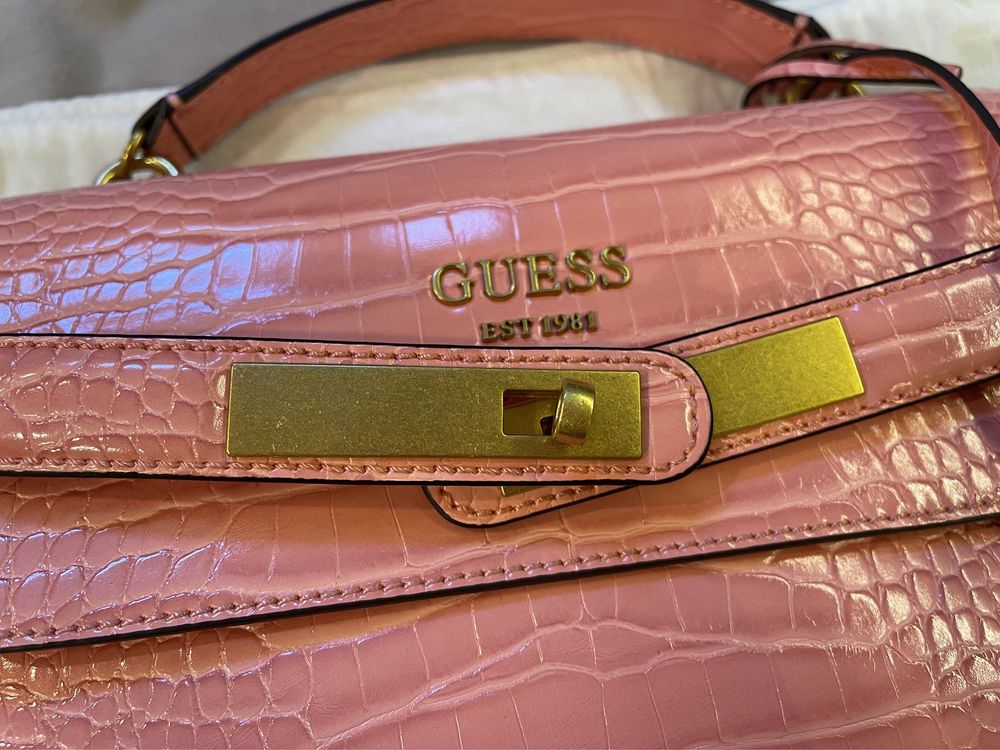 Чанта Guess