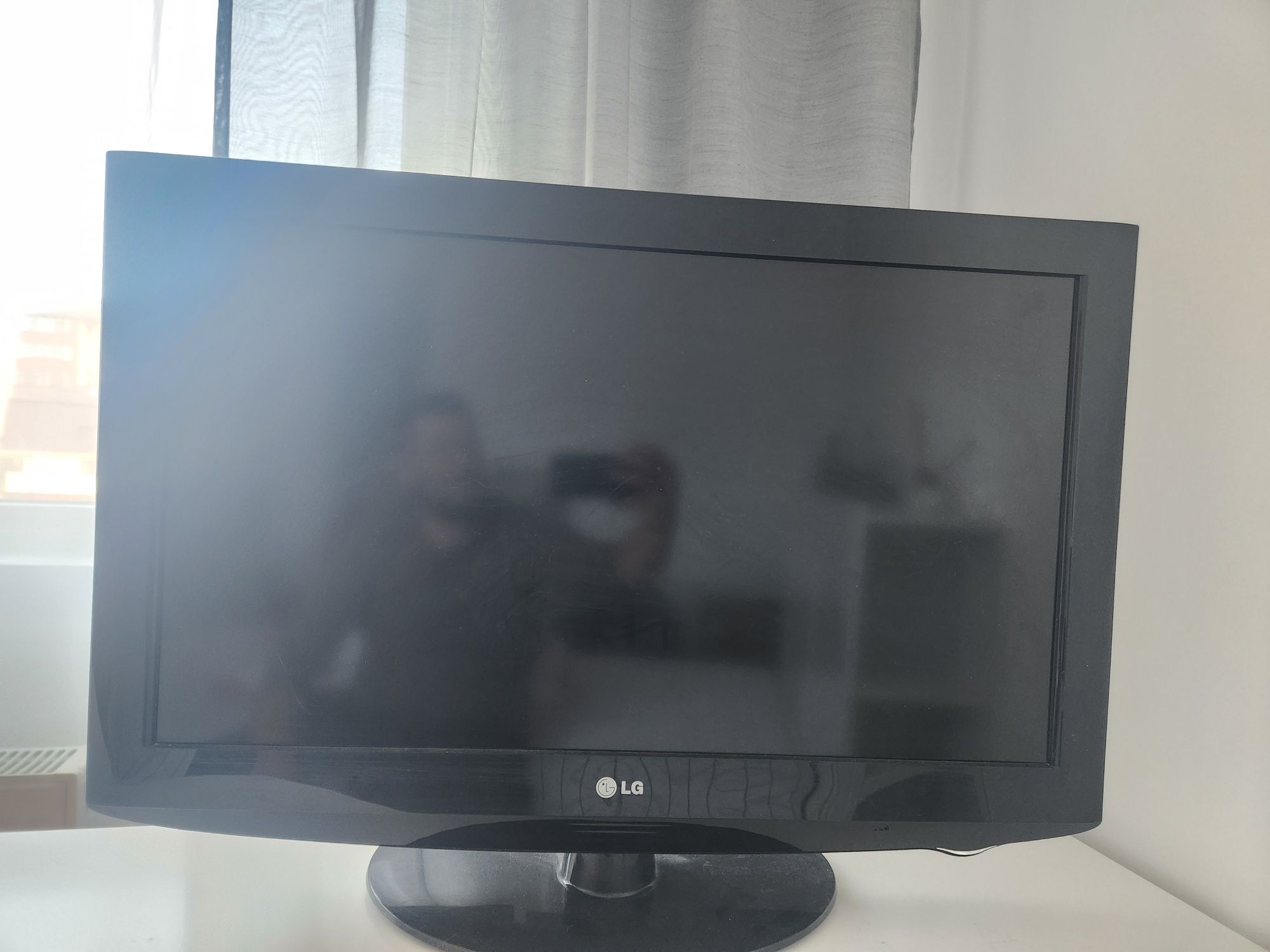 Vand Tv Lg 81 cm