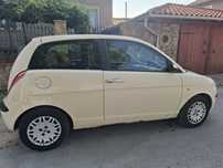 Lancia ypsilon 2004