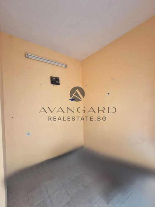 оф.22875 Двуетажна къща с магазин/ Градската градина