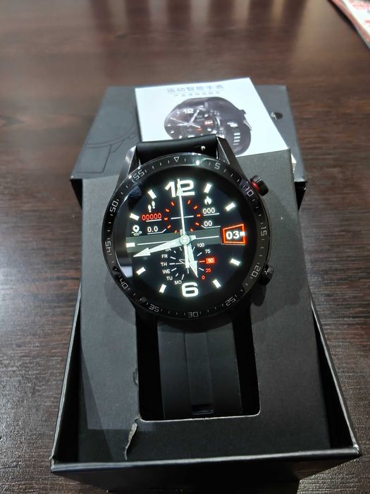 Smart watch l13 смарт часовник нов