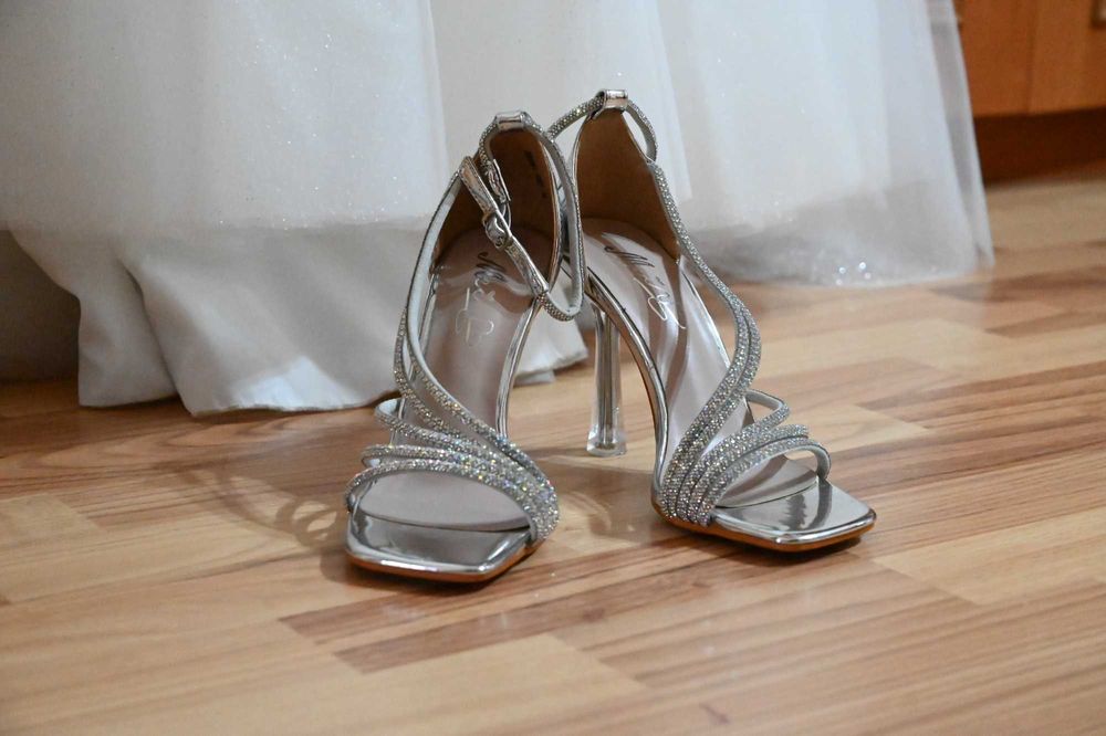 Pantofi stileto cu pietre