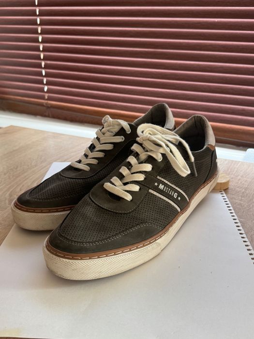 Елегантни кецове - Mustang 45 номер