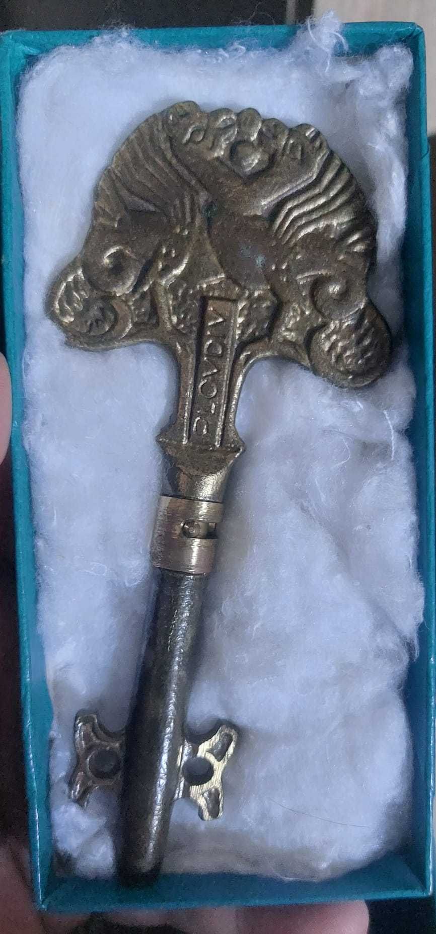 Tirbuson cheie din bronz