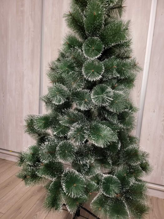 Brad artificial 210 cm suport inclus