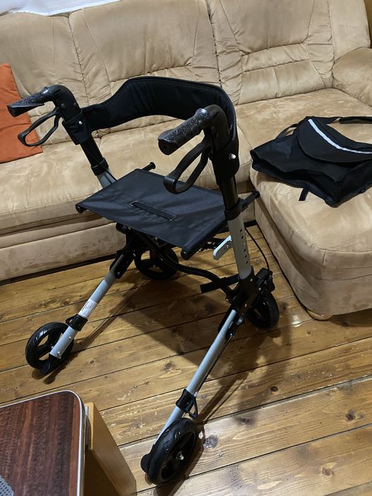 Rollator  “Arebos”