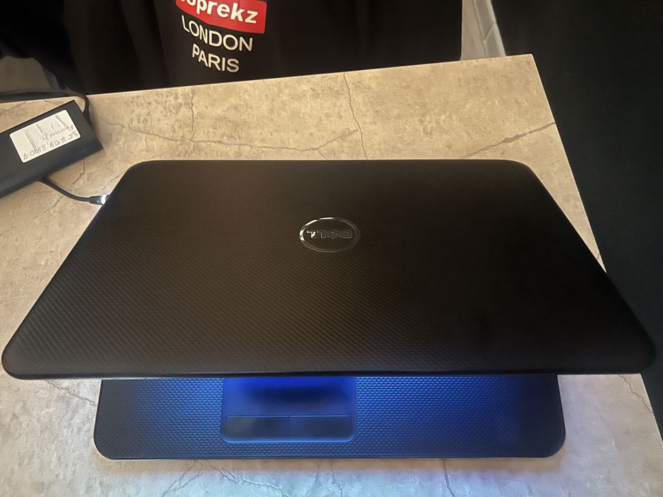 Dell Insepron 3537