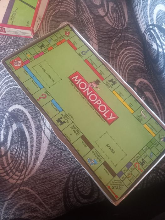 Vând monopoly Schimb de proprietatati