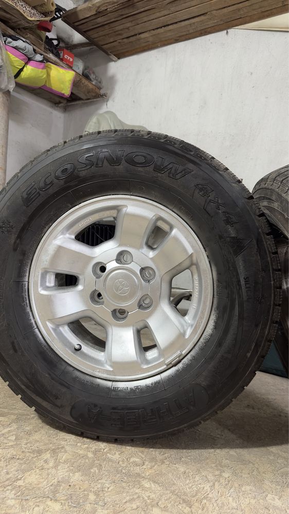 Зимняя резина с дисками 265/70/r16