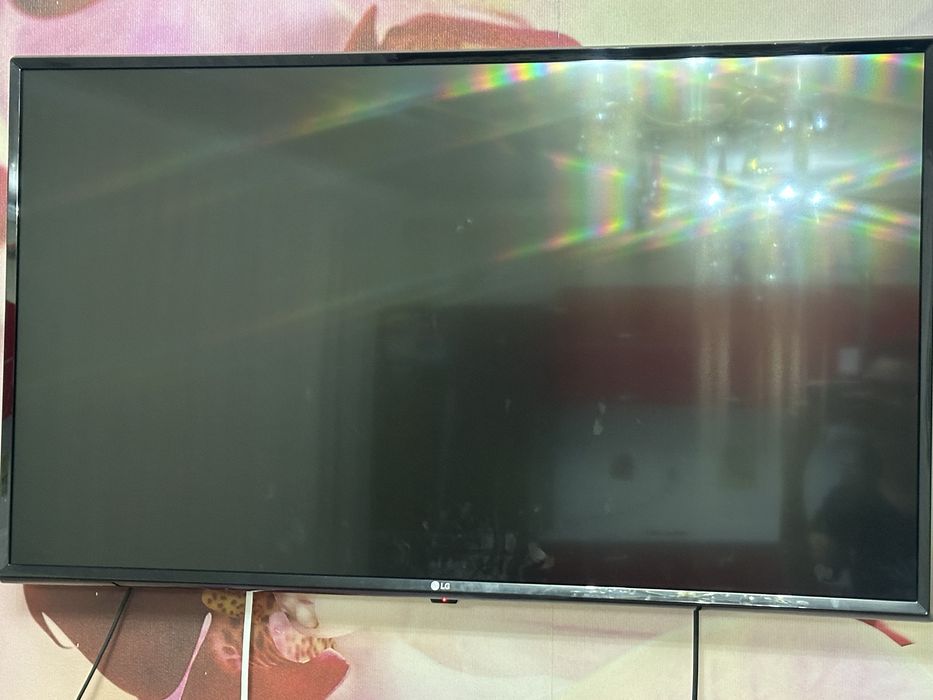 Телевизор LG 107 см