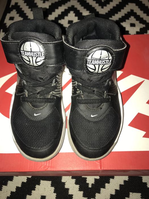Pantofi sport copii nike team hustle 29 . 5