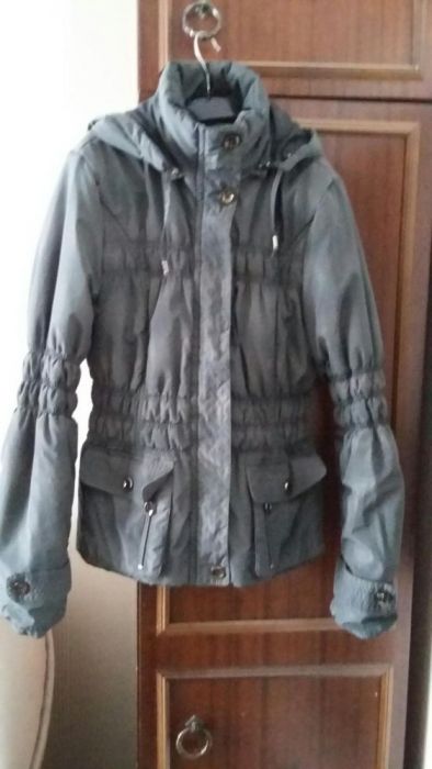 Продавам детско яке.