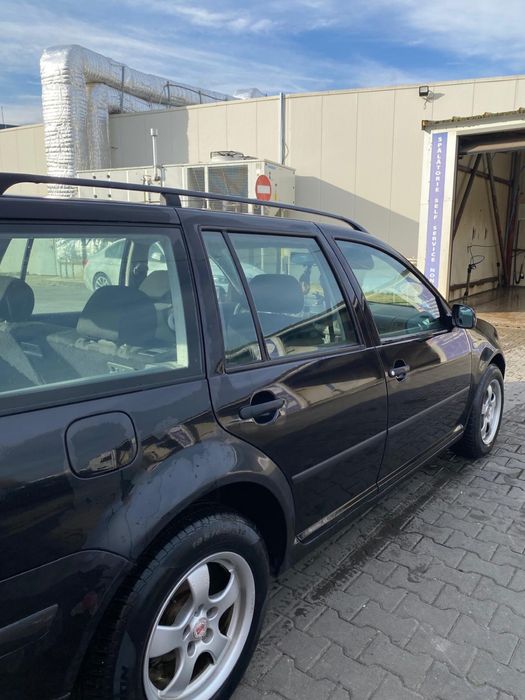 Golf 4 din 2000 1.6 benzina in stare buna masina se vinde cu fiscal.