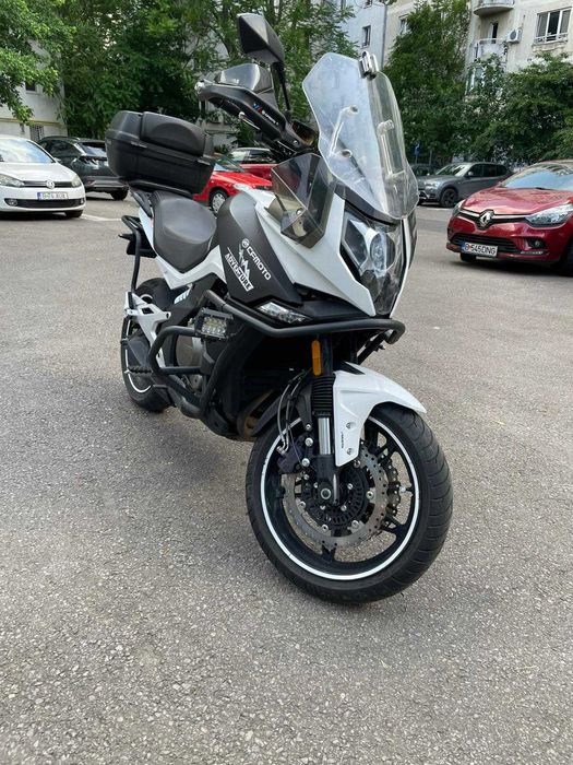 CFMoto 650MT 2020 – Genti laterale + top case + proiectoare