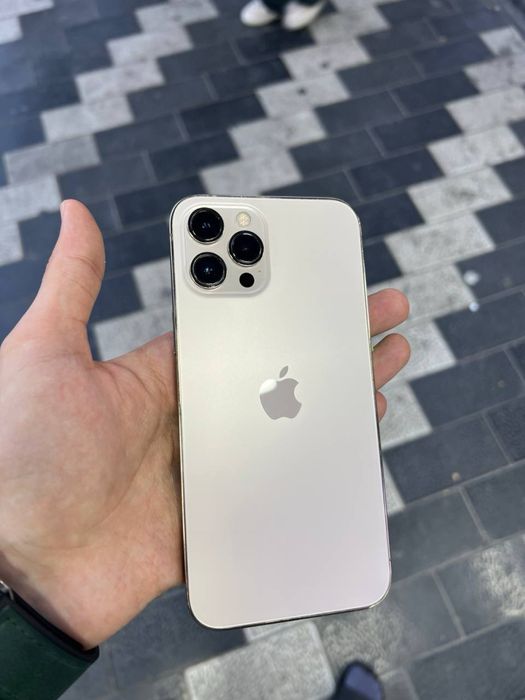 Iphone 12 pro max gold