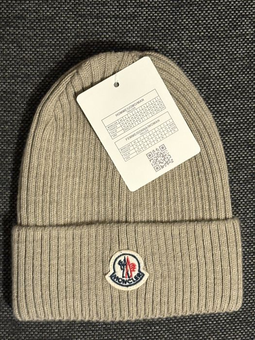 Căciulă Moncler damă