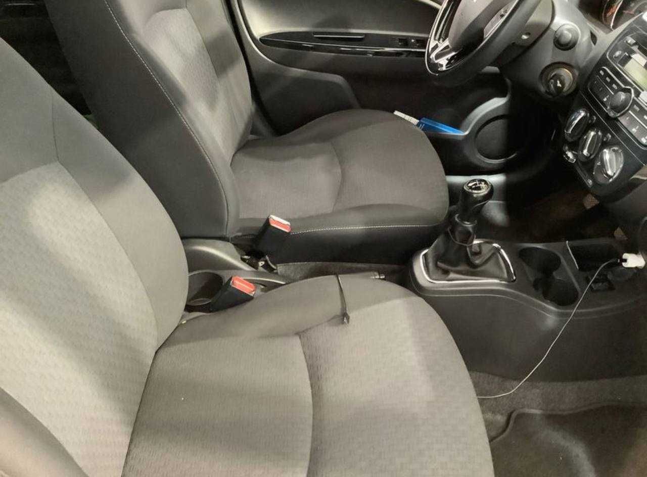 Mitsubishi Space Star на части