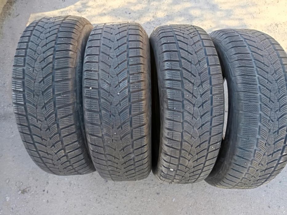 215/60/16 4броя GoodYear UltraGrip.Гумите са в много добро състояние