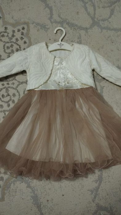 Платье  нарядное  для девочки