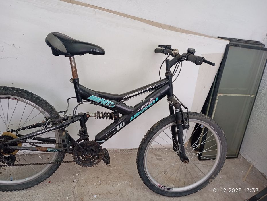 Vind 2 biciclete in stare buna