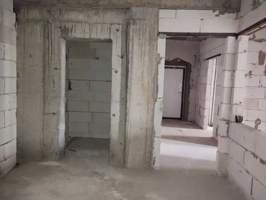 Юнусабад 2 Просторная трехкомнатная квартира-коробка  Метро Шахристан;