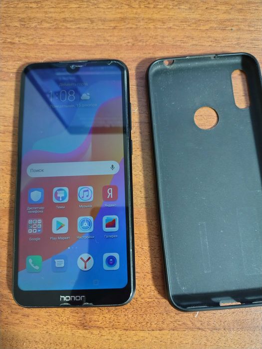 Продам телефон Honor 8 a .
