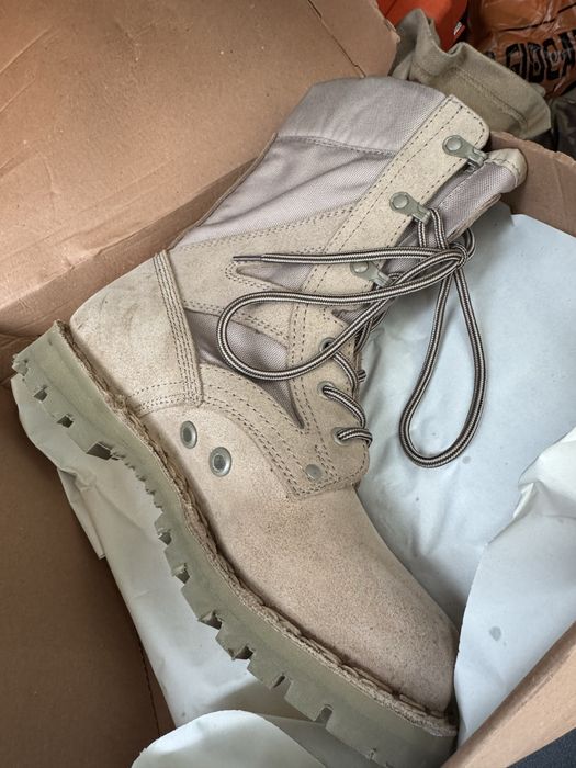 Bocanci armata noi cu eticheta